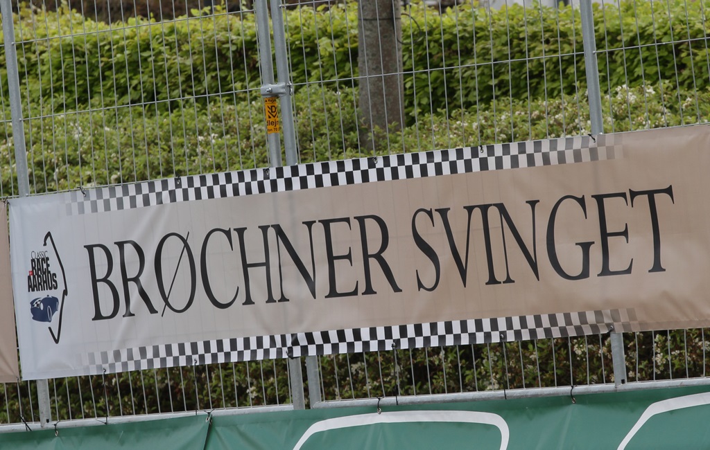 Til ære for Niels Brøchner, for at hylde hans kæmpestore engagement ved CRAA.
(Foto: Motorsporten.dk)